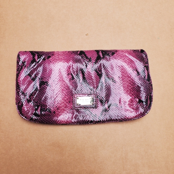 NWT NINE WEST python print foldover clutch - Picture 7 of 9
